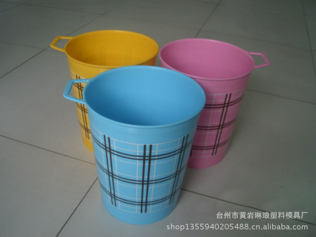 廠家直銷居家日用衛(wèi)生桶 塑料環(huán)保PP手拎時尚格雜物垃圾桶解析